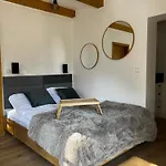 1717 Apartament